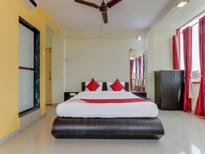 Hotel Collection O 30095 Nauroji Nagar Marg