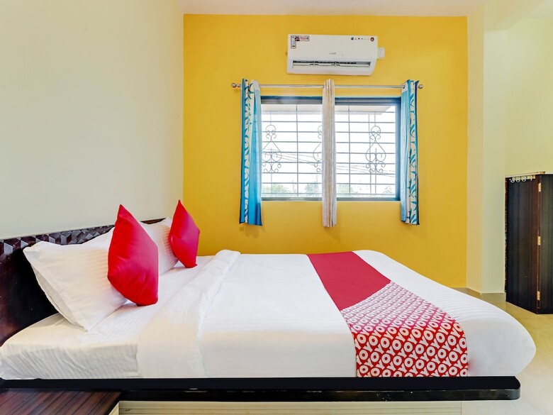 Hotel Collection O 30095 Nauroji Nagar Marg