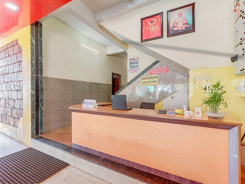 Hotel Collection O 30095 Nauroji Nagar Marg