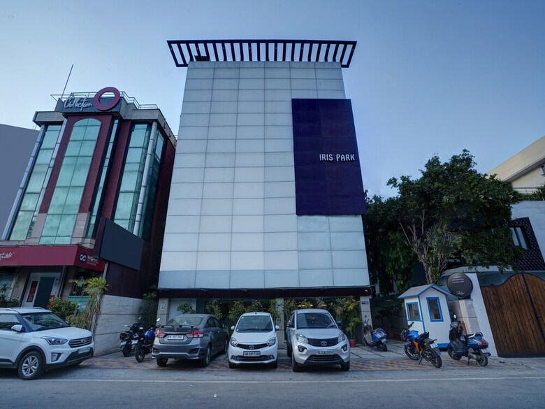 Hotel Collection O 30095 Nauroji Nagar Marg