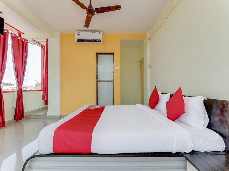 Hotel Collection O 30095 Nauroji Nagar Marg