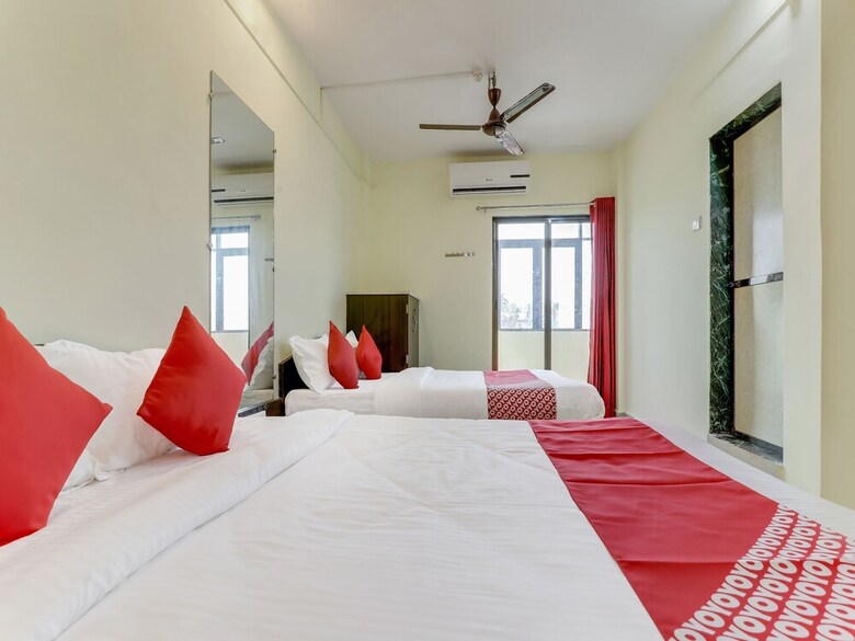 Hotel Collection O 30095 Nauroji Nagar Marg