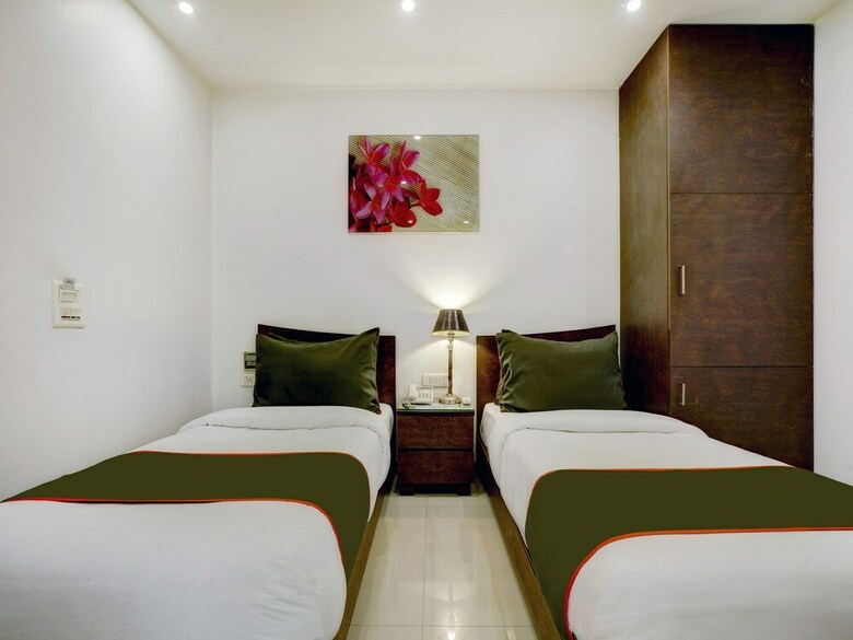 Hotel Collection O 30095 Nauroji Nagar Marg