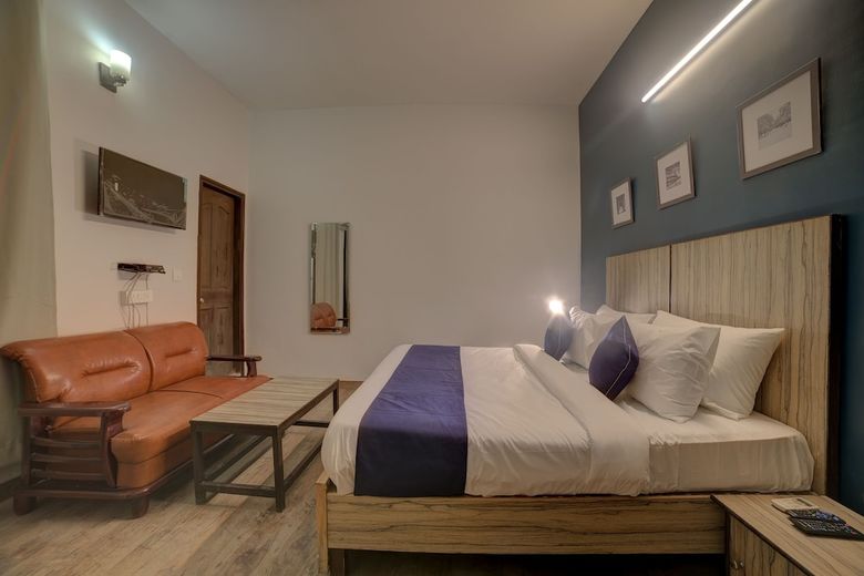 Hotel Silverkey Executive Stays 30271 Shoprix Mall Sector 61