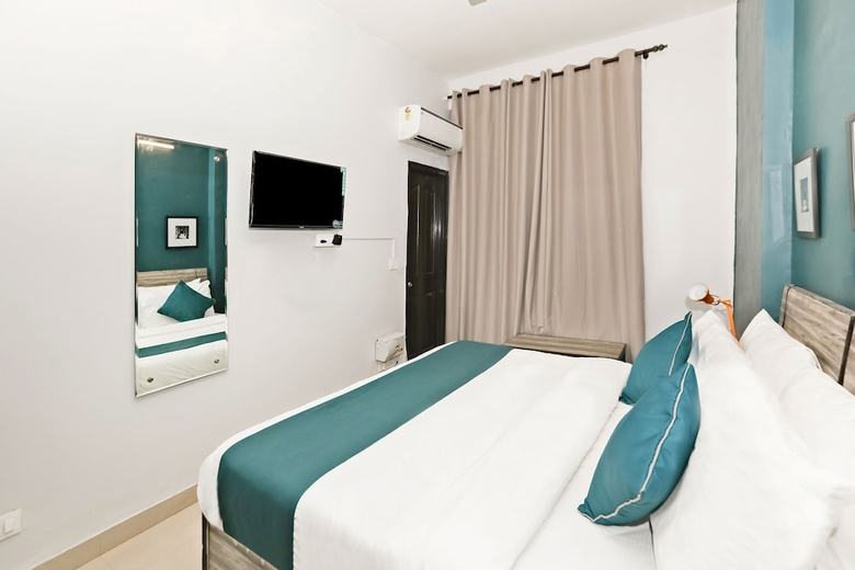 Hotel Silverkey Executive Stays 30271 Shoprix Mall Sector 61
