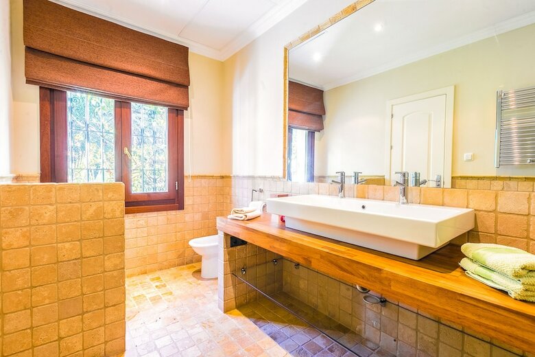 Oleholidays Villa Holy Nueva Andaluc�a