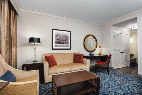 The Higgins Hotel New Orleans, Curio Collection By Hilton