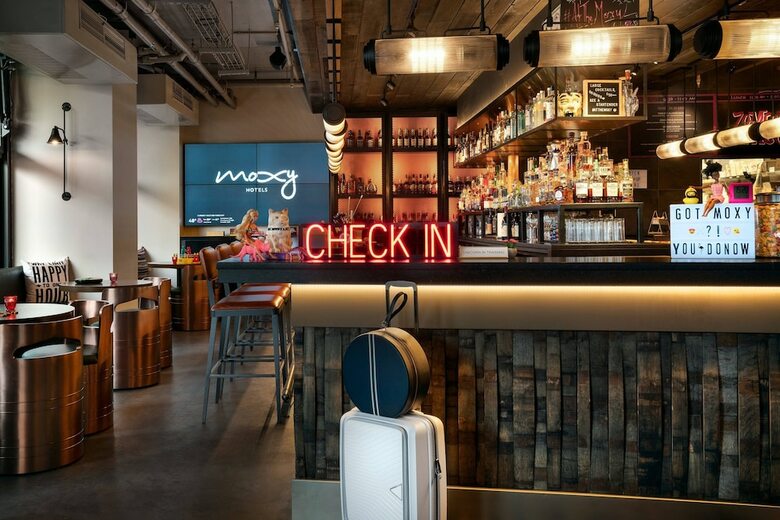 Hotel Moxy Louisville Downtown
