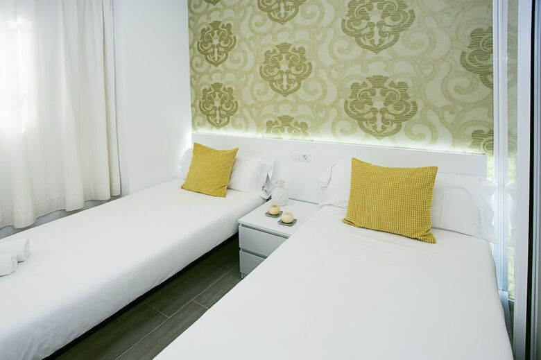 Apartamentos Center Garden & Pool