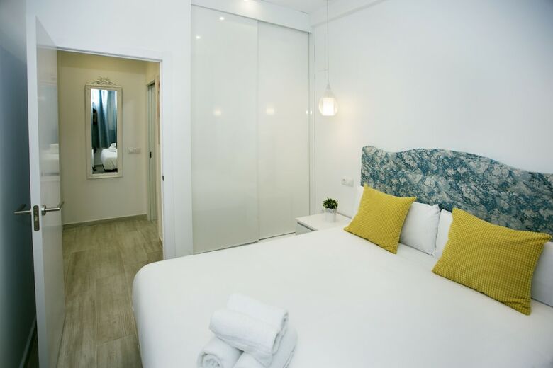 Apartamentos Center Garden & Pool