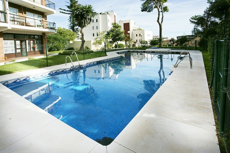 Apartamentos Center Garden & Pool