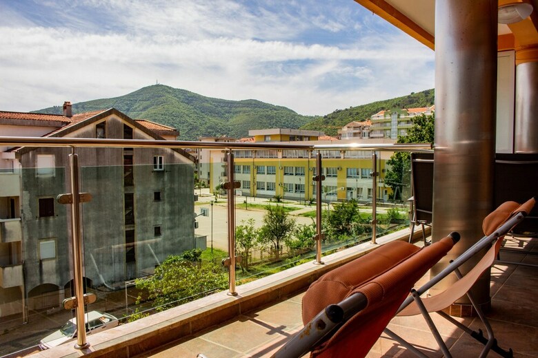 Sea Side Luxury Apartment