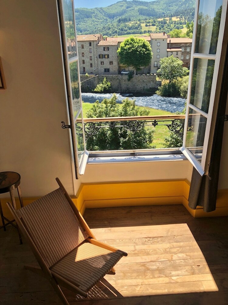 Hotel Maison Cha-ri-va-ri