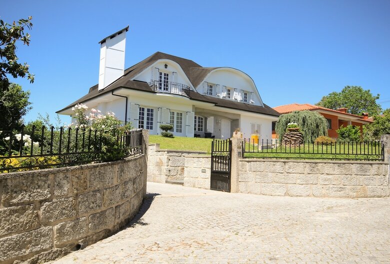 Villa Branca Barreiros Bed & Breakfast
