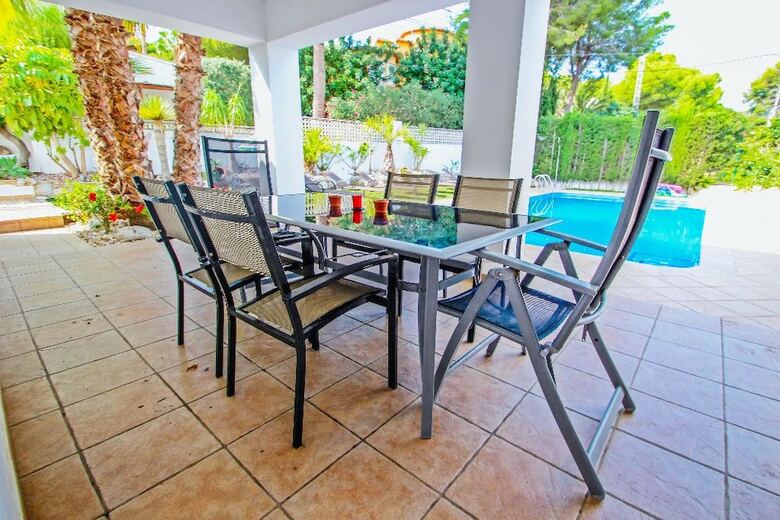 Apartamentos Angels - Spacious And Characterful Property In Moraira