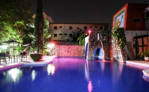 Hotel Xbalamqu� Resort & Spa