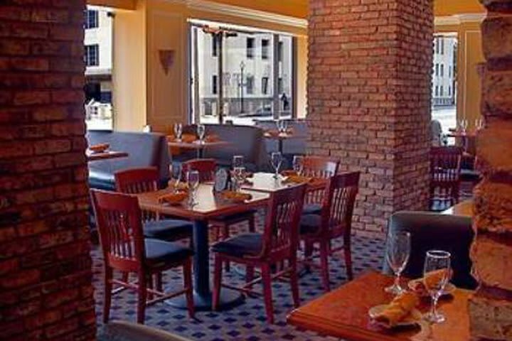 Hotel Lawrence Downtown Dallas