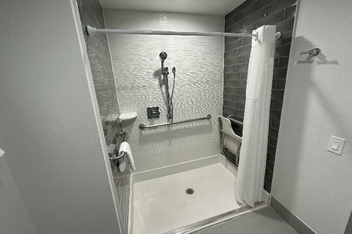 Hotel Lawrence Downtown Dallas