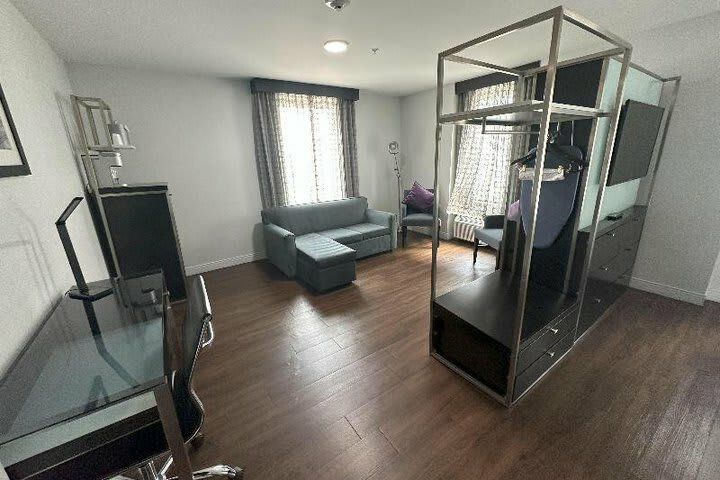 Hotel Lawrence Downtown Dallas