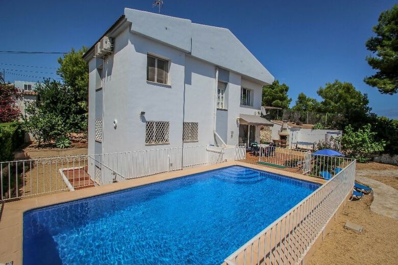 Celia - Oceanfront Villa In Costa Blanca