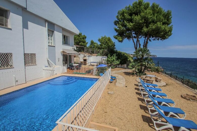 Celia - Oceanfront Villa In Costa Blanca