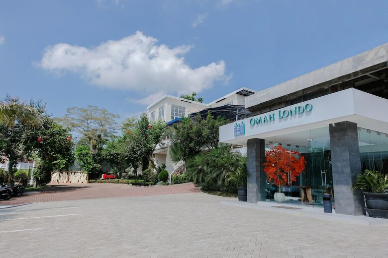 Capital O 802 Omah Londo Hotel & Resort