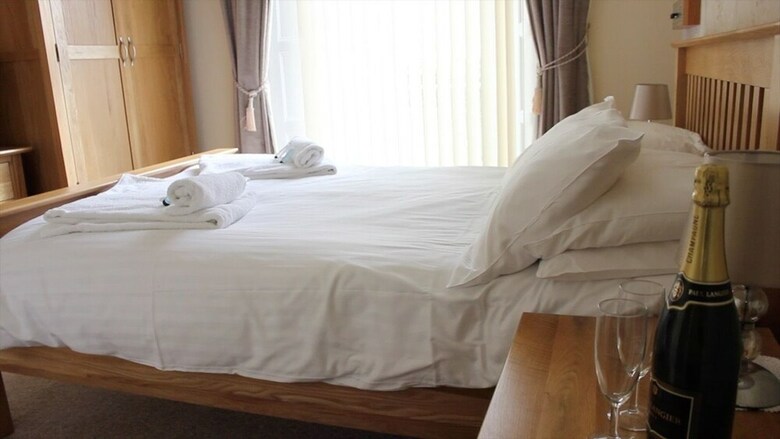 Coombe Court Hotel