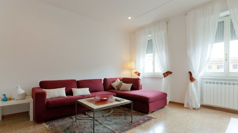 Rental In Rome Pateras Balcony Apartment