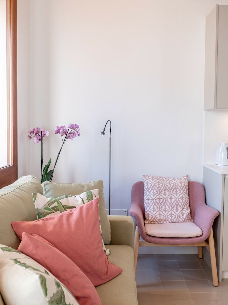 Es Palauet 2 Suites Apartment