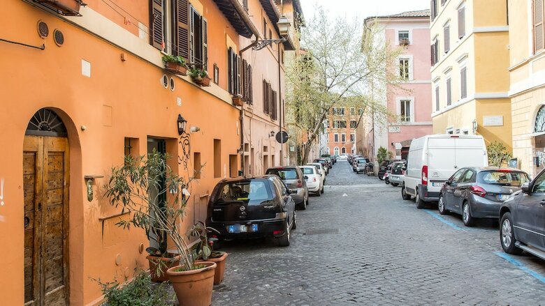 Rental In Rome Trastevere White Apartment