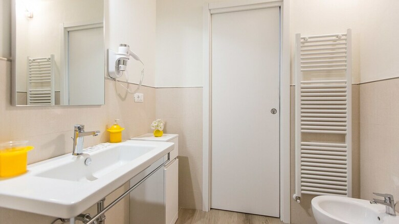 Rental In Rome Trastevere White Apartment