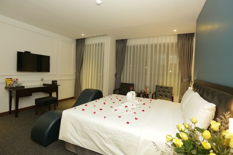 Adeline Hotel