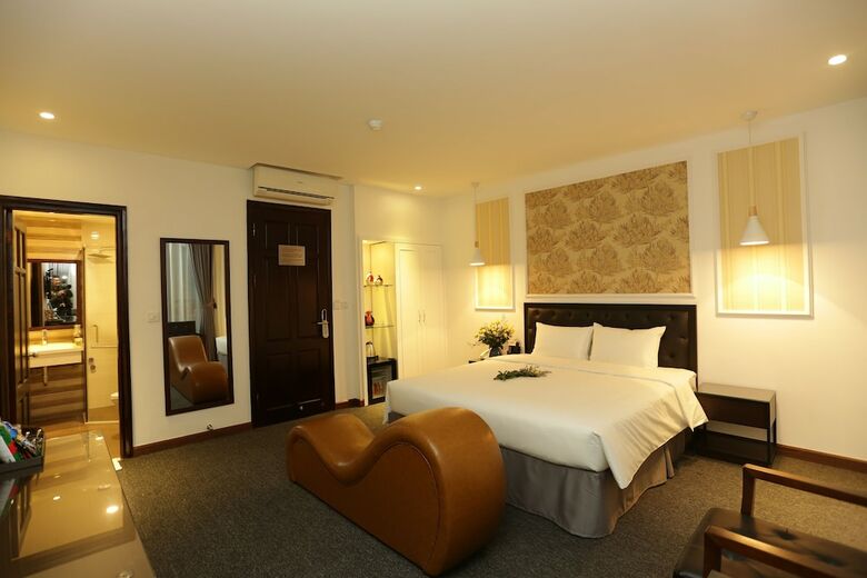 Adeline Hotel