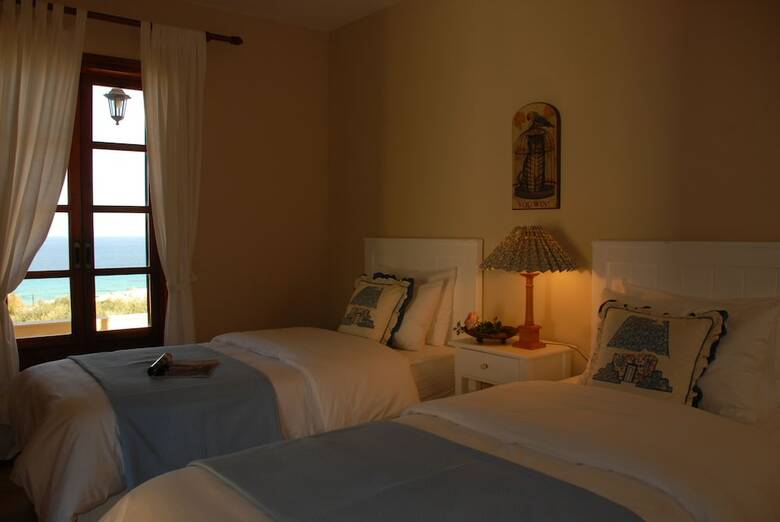 Amboula Beach Apartments