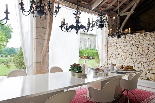 Hostal Domaine De L'isle Basse