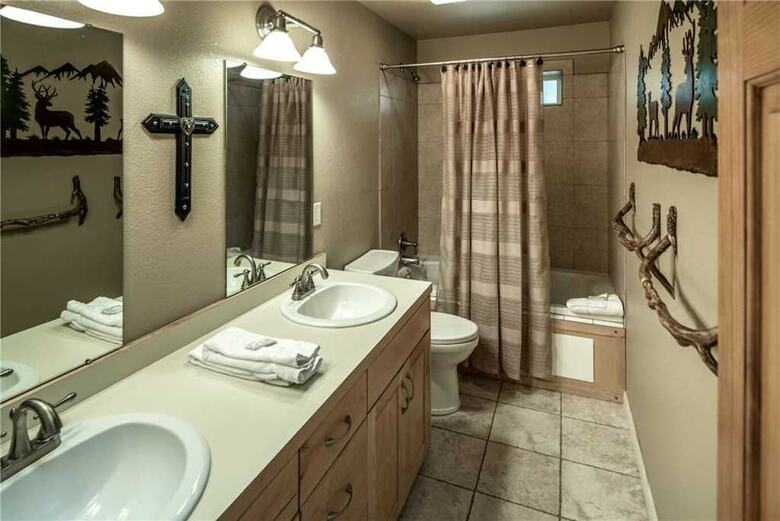 Los Nation - Four Bedroom Cabin