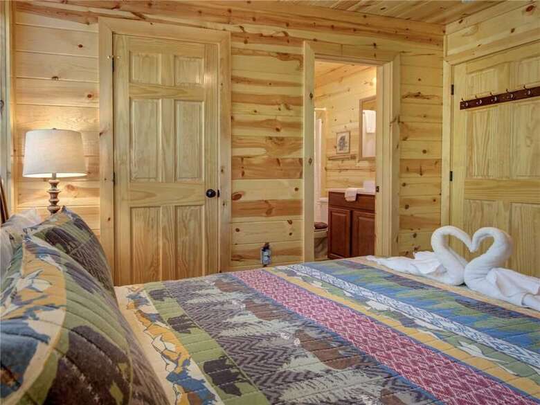 Knotty By Nature - Three Bedroom Cabin