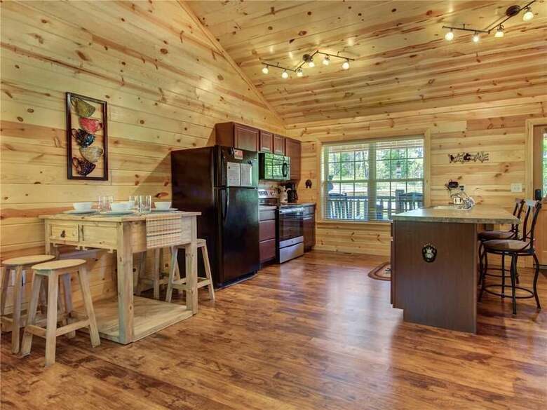 Knotty By Nature - Three Bedroom Cabin