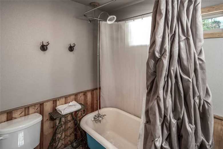 Starlight Cabin - One Bedroom Cabin