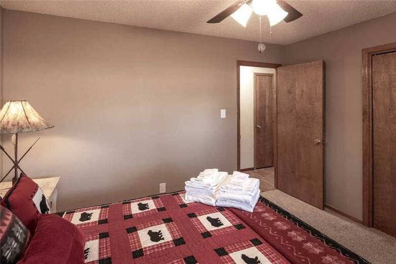 Majestic Retreat - Four Bedroom Cabin