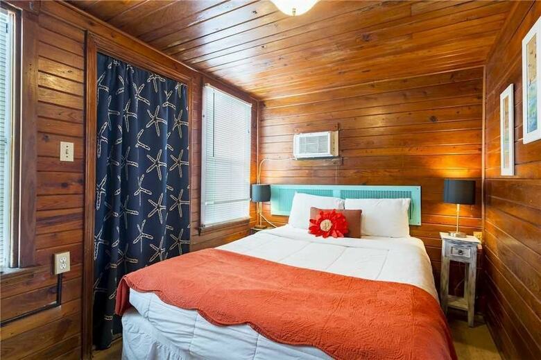 Seahorse Cottage 1 - One Bedroom Cottage