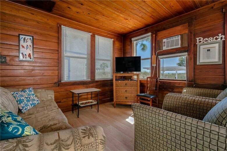 Seahorse Cottage 3 - Two Bedroom Cottage