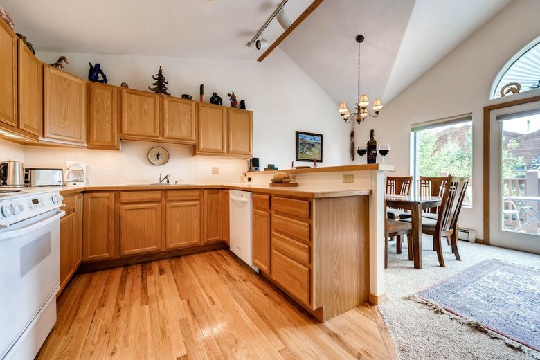 Lakepointe Court Town Homes By Crmr