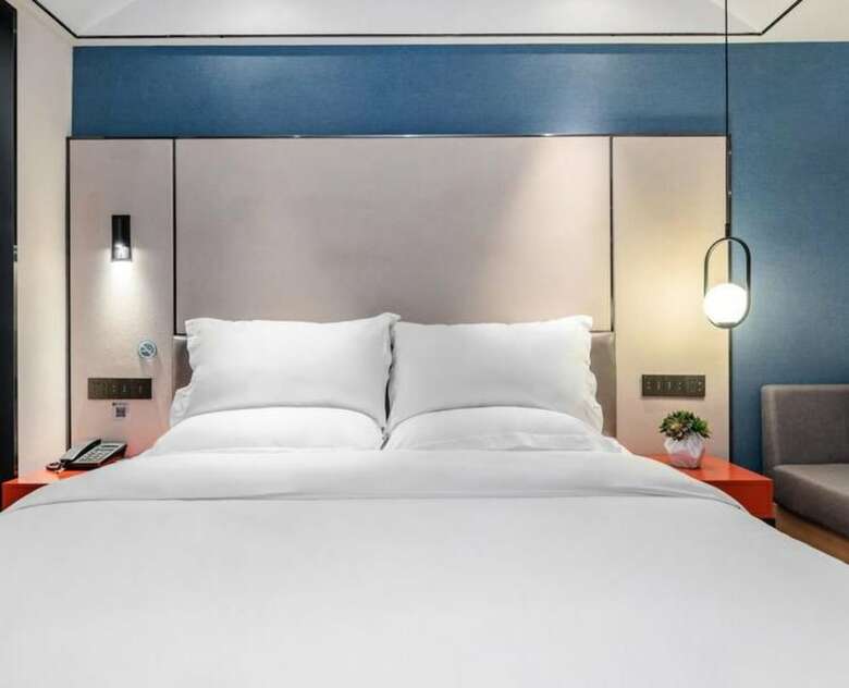Vyluk Hotel Chongqing Light Rail Station