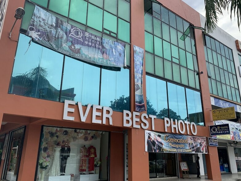 Spot On 89900 Jesselton Capsule Inn