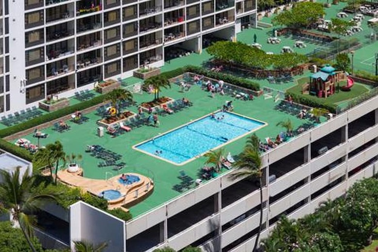 Waikiki Banyan - Moutnain View Tower 2 Suite 1205