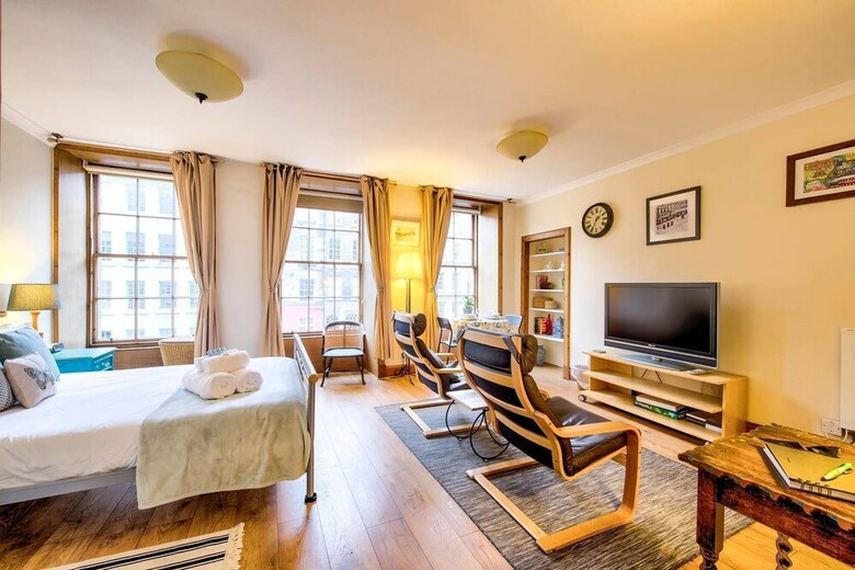 Royal Mile Apartment For Two - Location, Location!