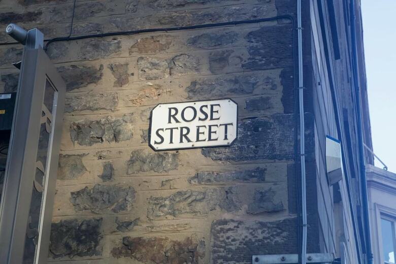 Perfect Location - Stylish 2bd Rose St Apartment