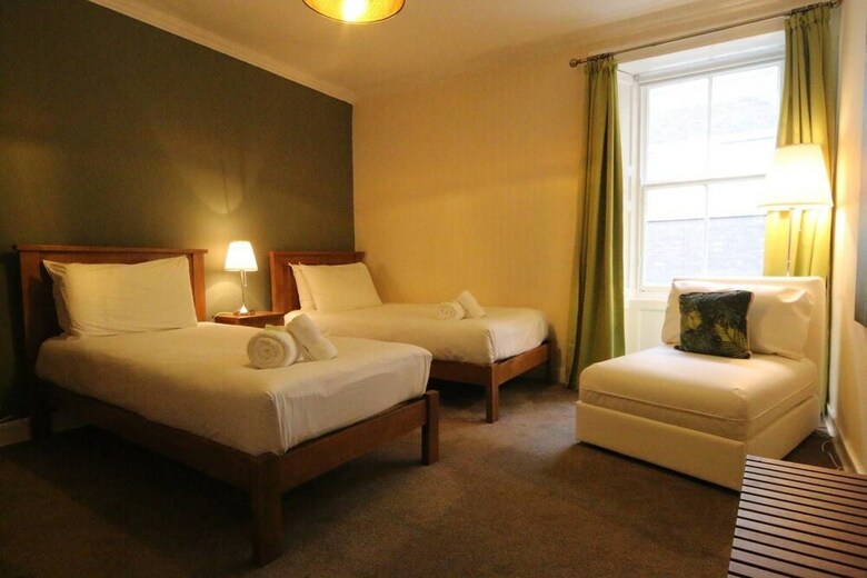 Perfect Location - Stylish 2bd Rose St Apartment