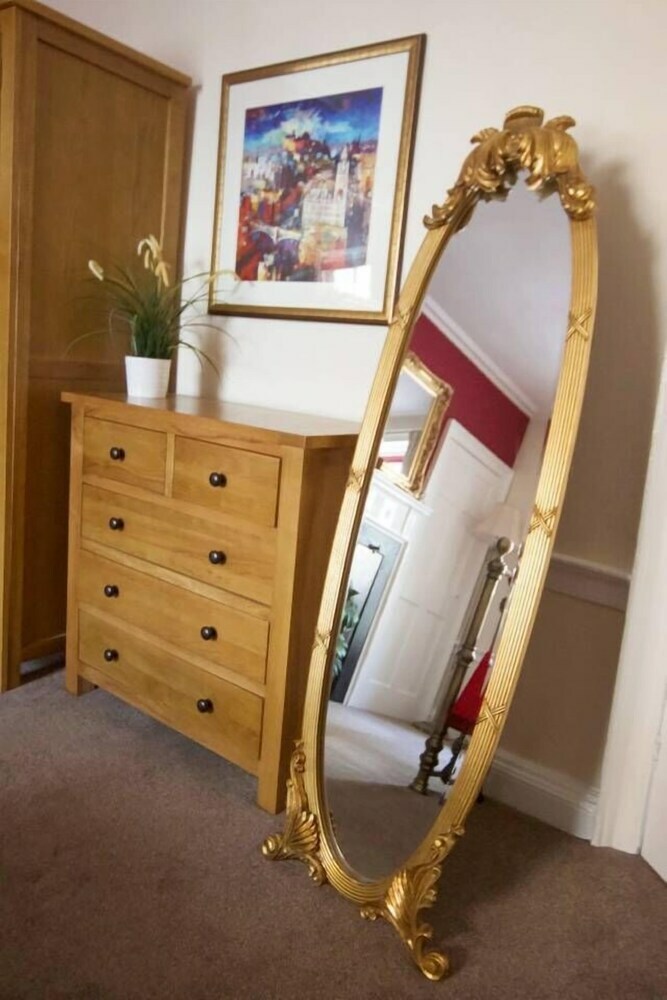 Perfect Location - Stylish 2bd Rose St Apartment